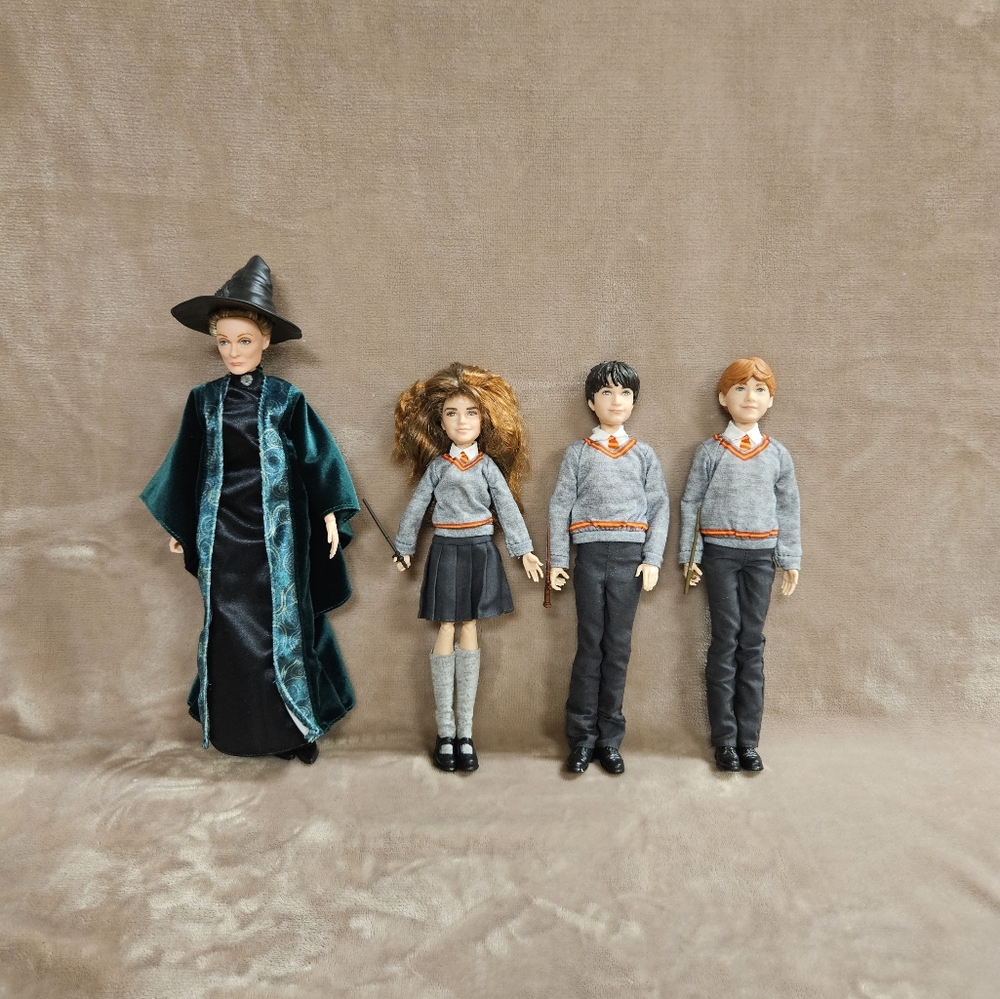 Lot of 4 Harry Potter Dolls